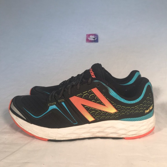 vongo v4 running shoes